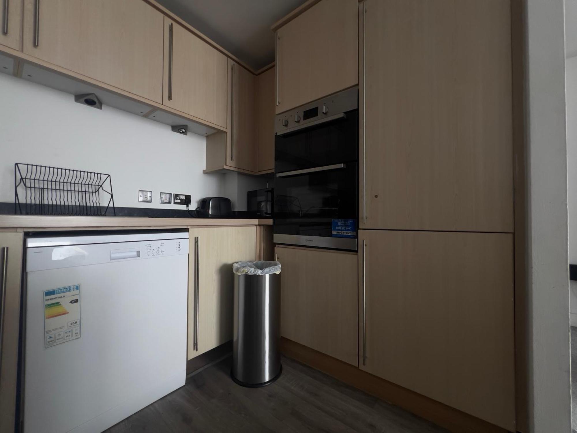 2 Bedroom Near Ocean Village Marina Port *
