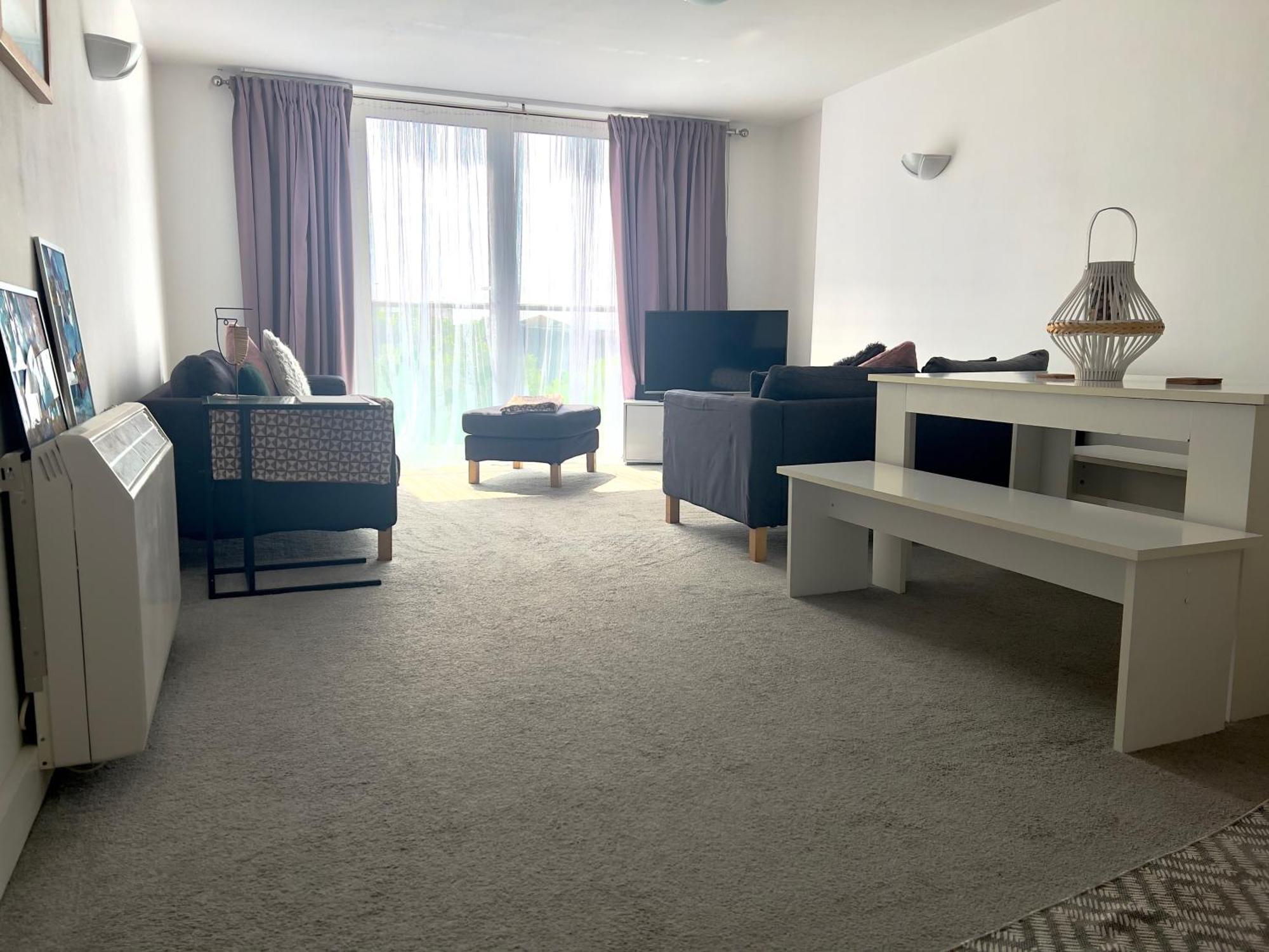 2 Bedroom Near Ocean Village Marina Port * Southampton